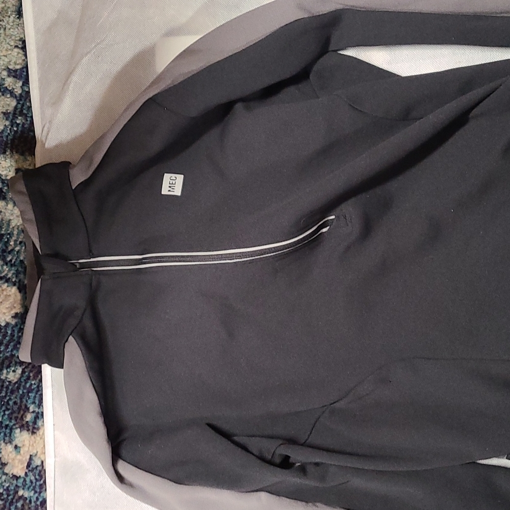 Mec biking or running coat